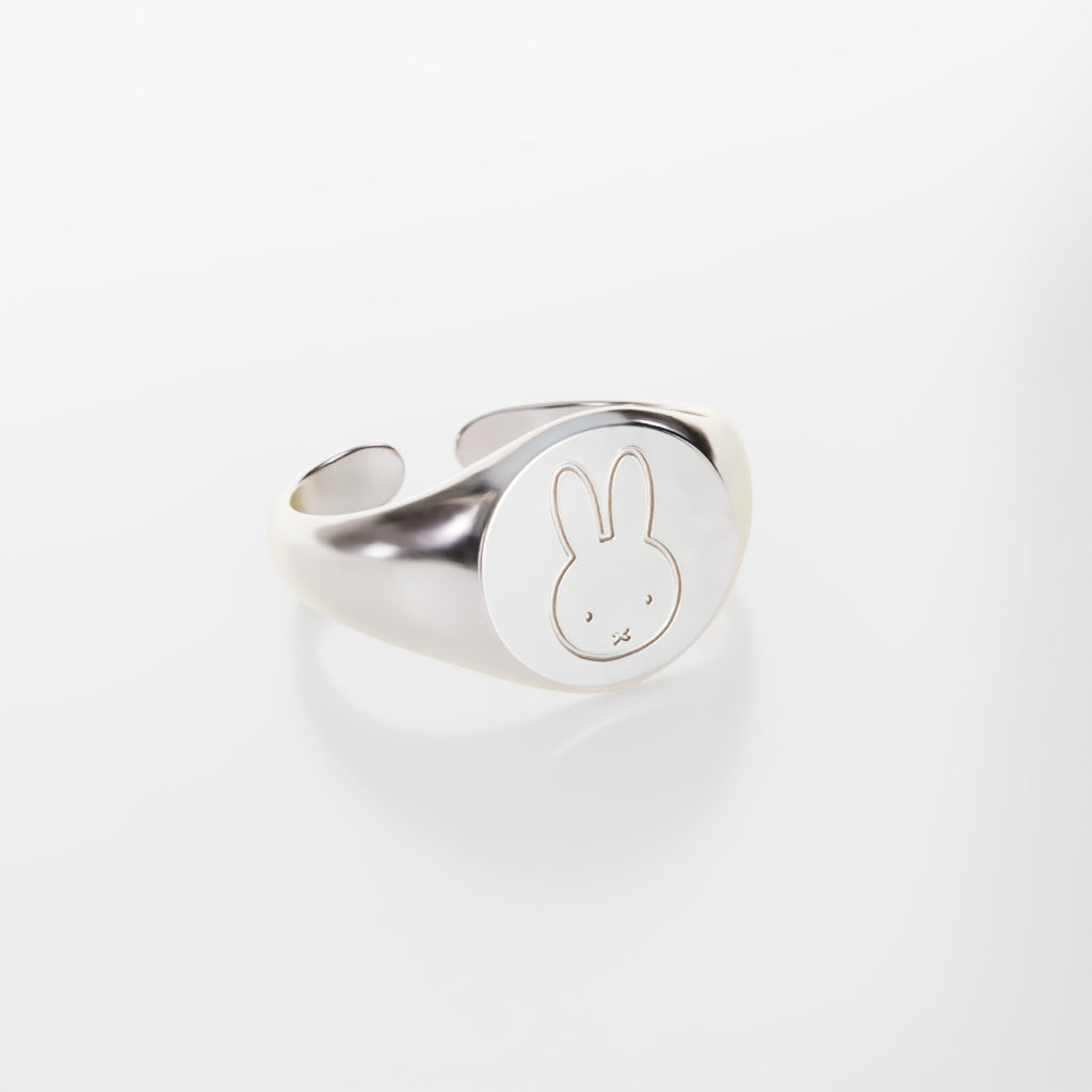 Licensed To Charm Miffy Signet Adjustable Ring in sterling silver, featuring Miffy’s iconic silhouette. Handcrafted from recycled silver for a timeless and playful touch