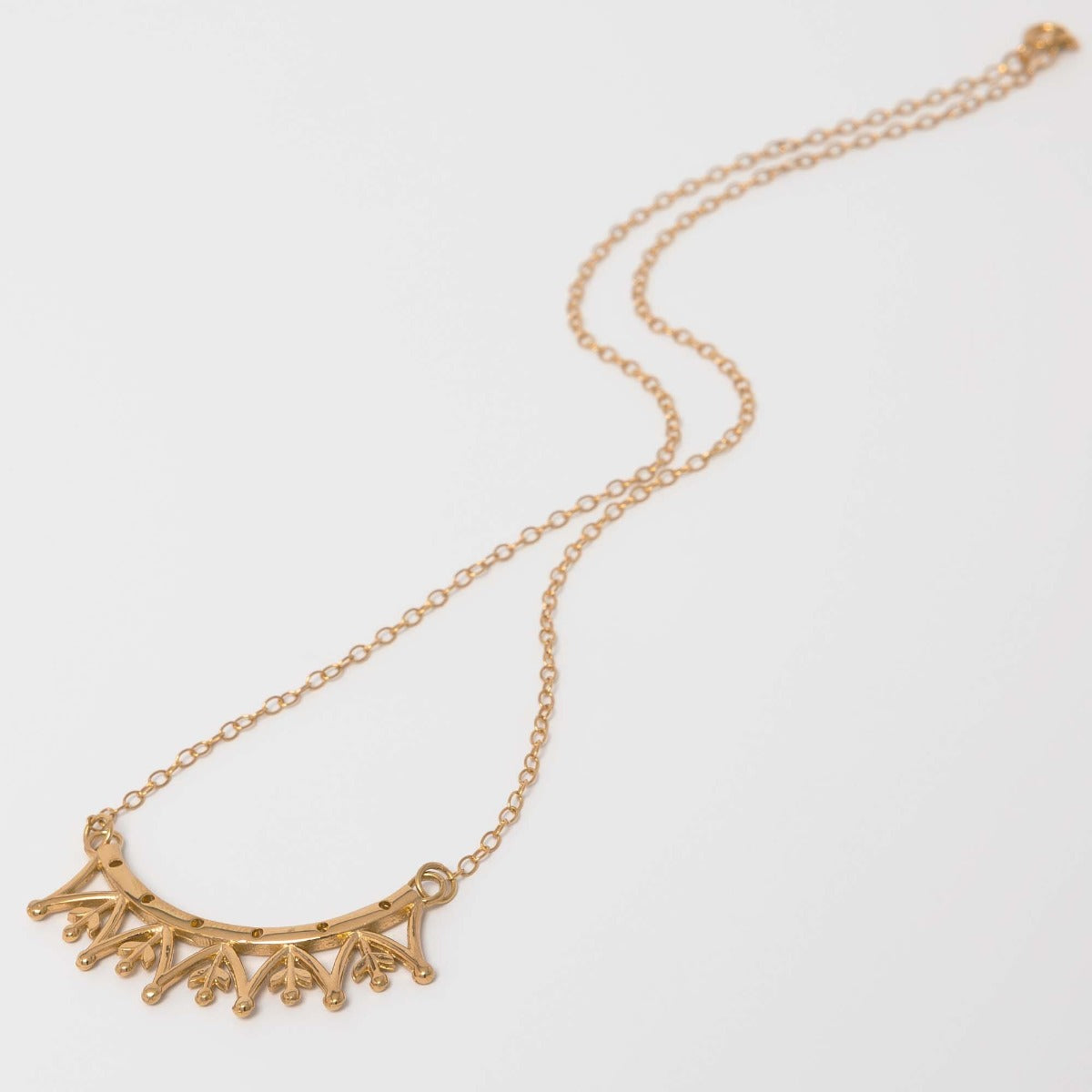 18ct Gold Vermeil Crown Necklace, inspired by Queen Elizabeth II’s ‘Girls of Great Britain and Ireland’ tiara. A royal tribute from the National Portrait Gallery collection.