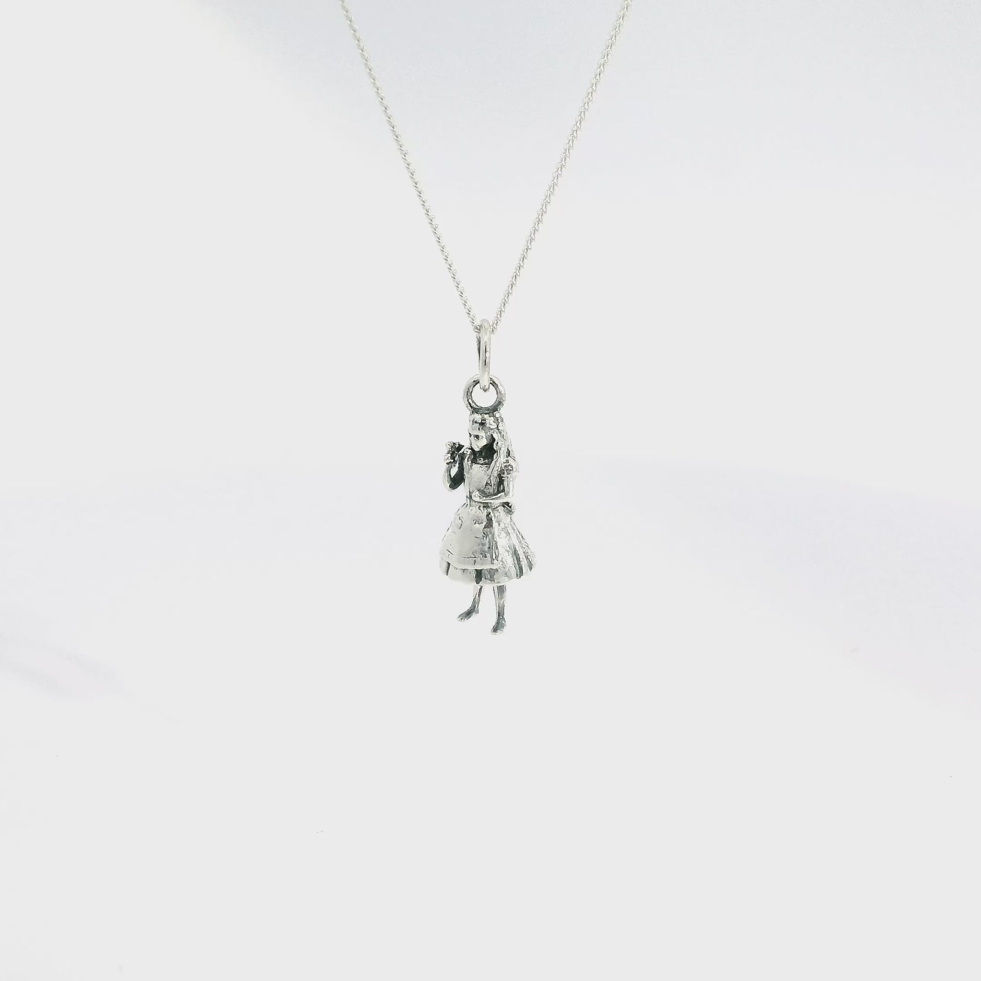 Alice in Wonderland Keepsake Set – Necklace & Storybook