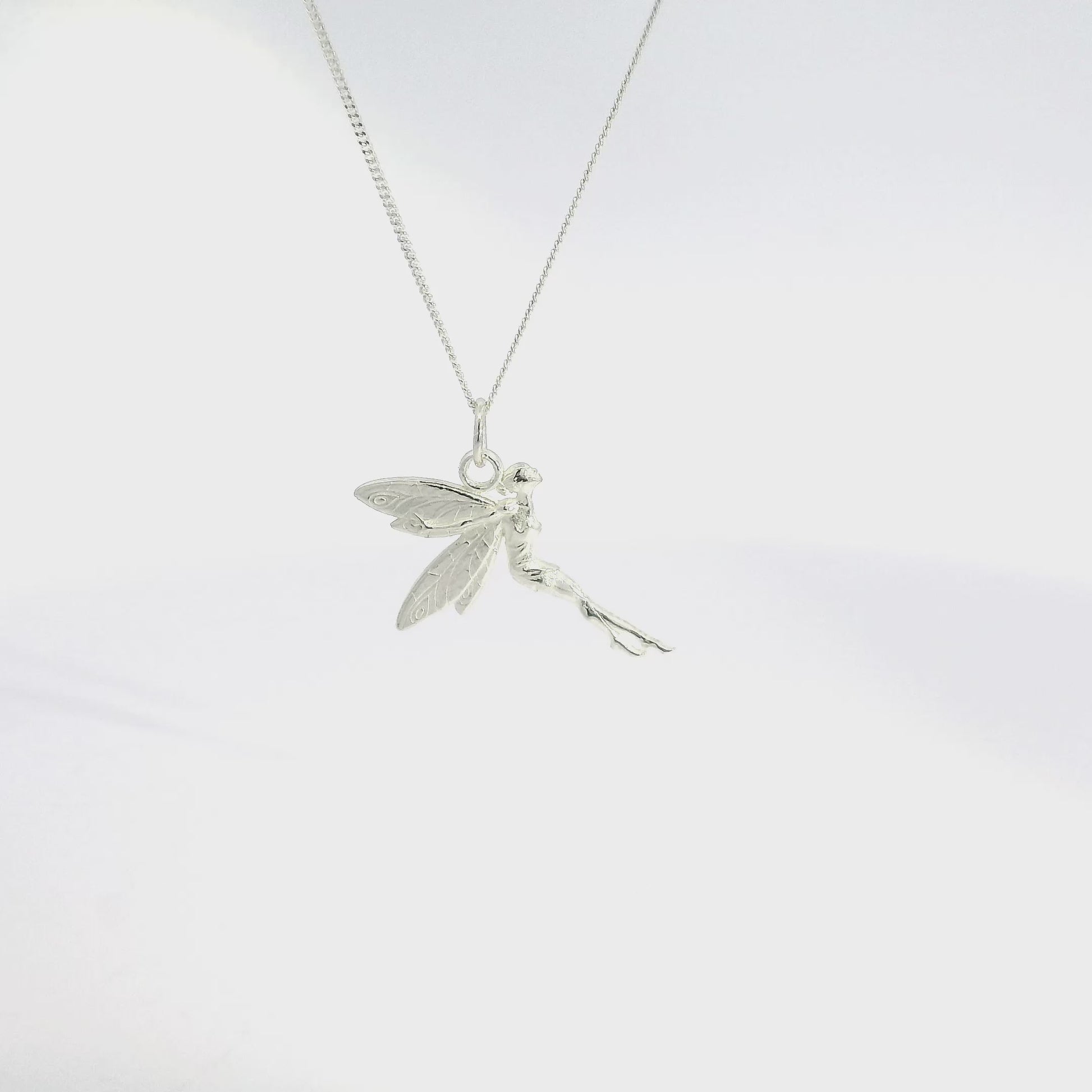 Peter Pan Collector’s Set – Tinker Bell Necklace & Storybook