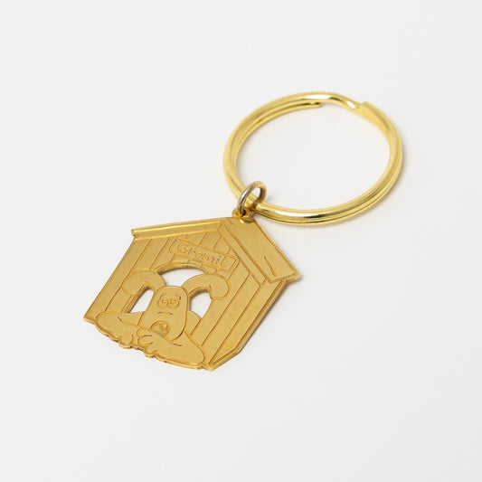 Gromit Kennel Keyring with brass split ring, featuring Gromit etched in his kennel. A playful accessory for Wallace & Gromit fans.