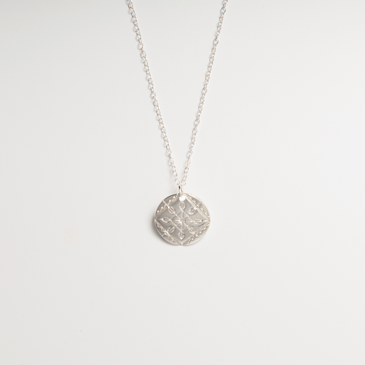 Solid Lace Necklace in sterling silver, featuring an etched lace pattern inspired by Mary Herbert’s ruff, part of the National Portrait Gallery collection.