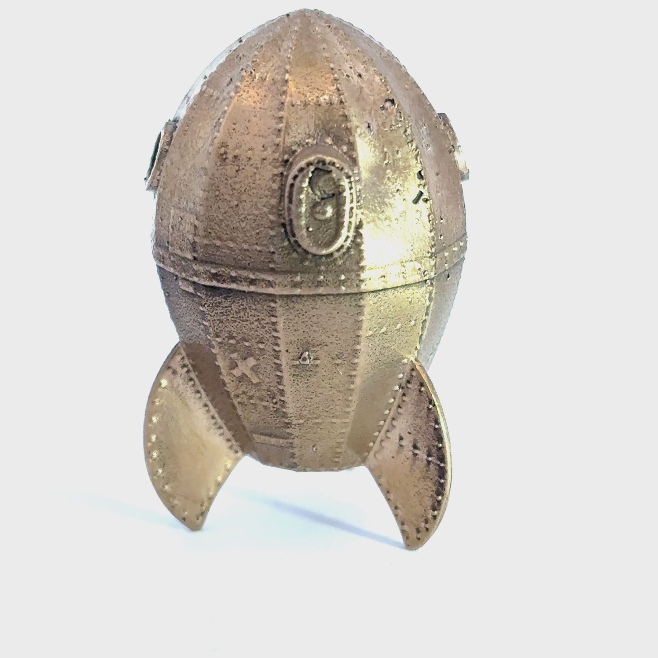 Video showcasing the Wallace & Gromit A Grand Day Out miniature bronze rocket figurine and its detailed handcrafted design.
