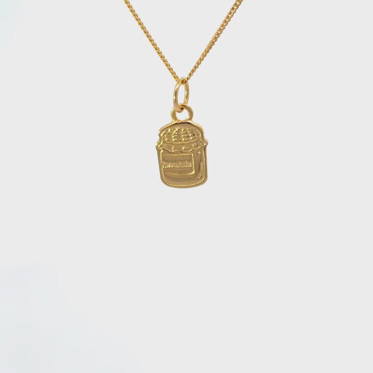 360 view of Paddington™ Mini Marmalade Jar Necklace in 18ct Gold Vermeil, highlighting jar lid detail and polished finish.