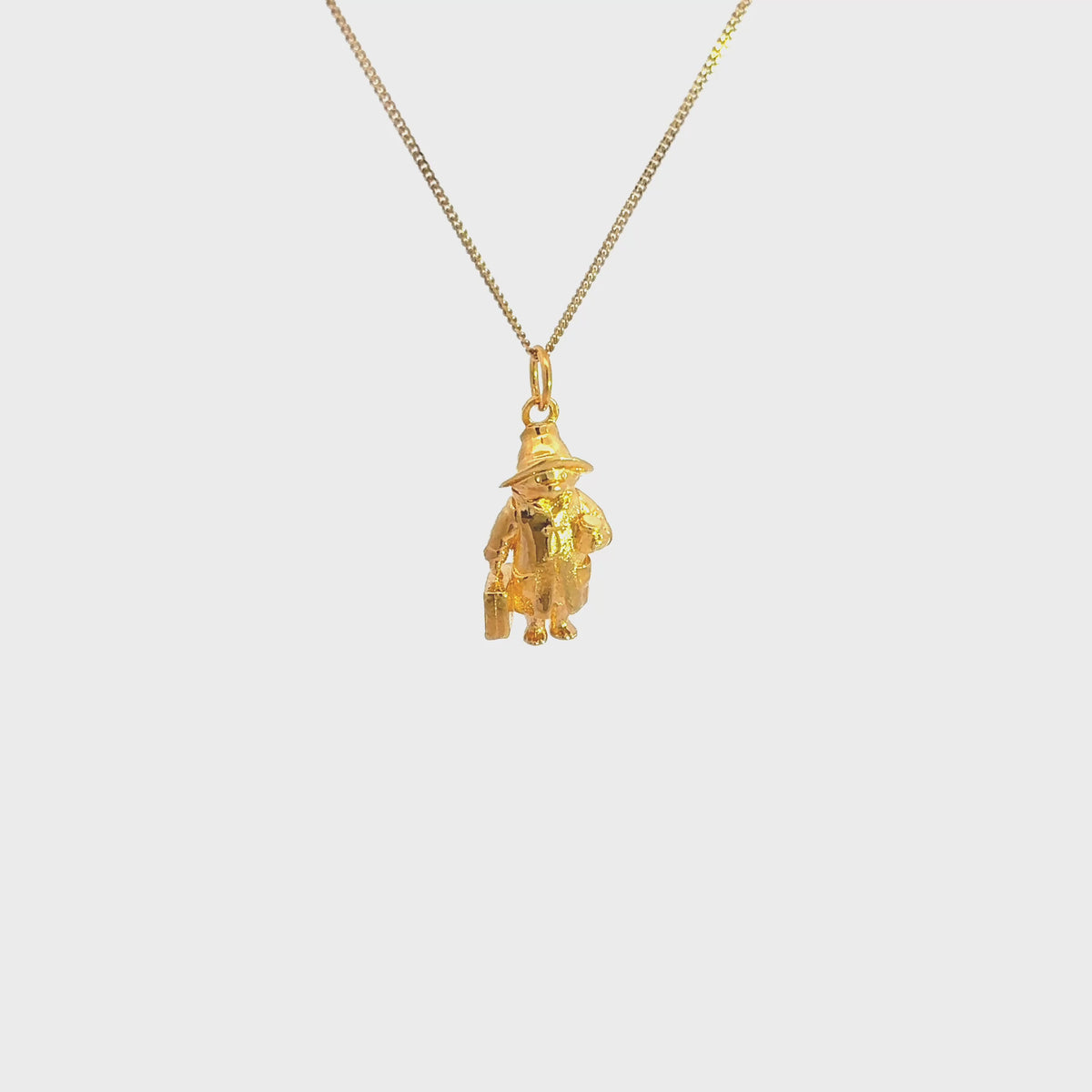 Video showing the 18ct gold vermeil Paddington Full Body Necklace and its detailed three-dimensional pendant