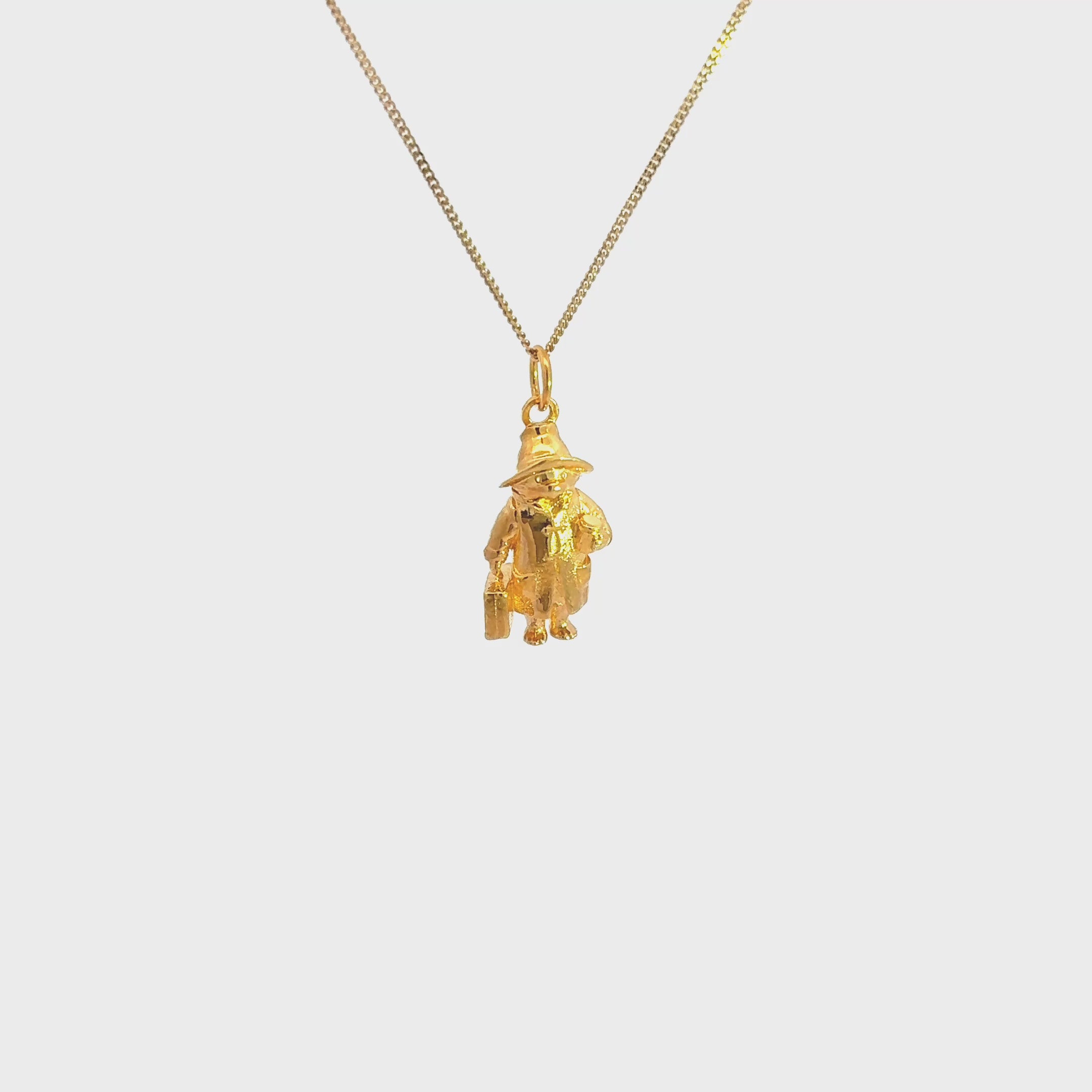 Video showing the 18ct gold vermeil Paddington Full Body Necklace and its detailed three-dimensional pendant