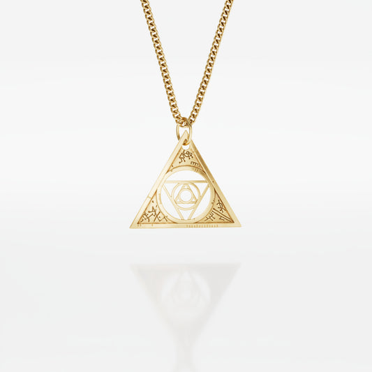 Aughra's Triangle Necklace in 18ct gold vermeil, inspired by The Dark Crystal. Features the Eye of the superimposed suns within an intricate triangle design on a 45 cm trace chain. Ideal for fans of Jim Henson’s iconic fantasy world