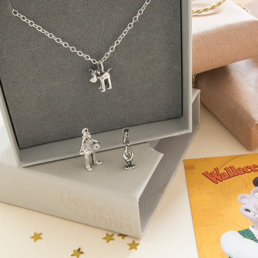 Handcrafted Feathers McGraw Charm in sterling silver, celebrating Wallace & Gromit’s iconic villain. A whimsical gift for Aardman enthusiasts